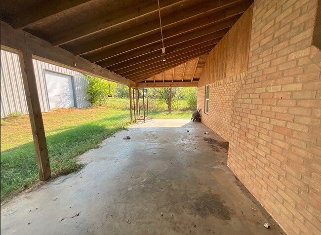 650 W Ohio St in Van, TX - Building Photo - Building Photo