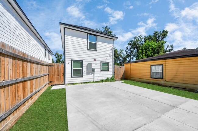 property at 8125 Laura Koppe Rd