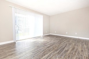 The Reserve at Opelika in Opelika, AL - Building Photo