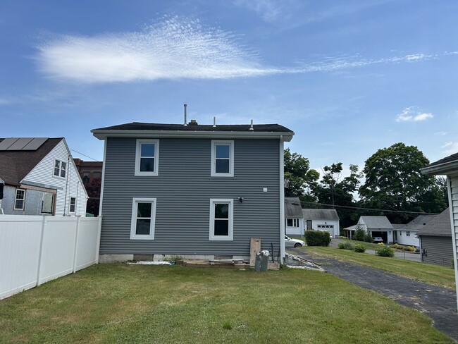 38 Beecher St in Southington, CT - Building Photo - Building Photo