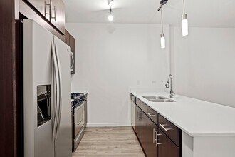 3798 N Halsted St in Chicago, IL - Foto de edificio - Building Photo