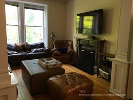 1043 W Webster Ave in Chicago, IL - Building Photo