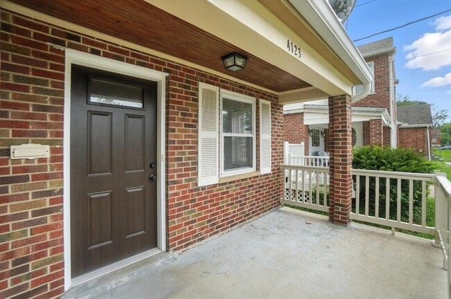 4123 St Johns Terrace in Cincinnati, OH - Building Photo - Building Photo