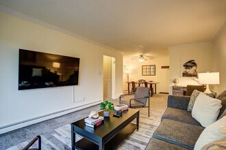 3367 S 100th St in Milwaukee, WI - Building Photo - Building Photo