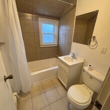 504 W Lapeer St, Unit #D in Lansing, MI - Building Photo - Building Photo