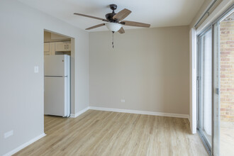 Maple Leaf Apartments in University Park, IL - Foto de edificio - Interior Photo