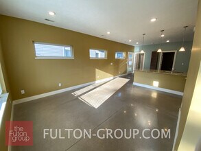 107 Diamond Ave SE, Unit 2 in Grand Rapids, MI - Foto de edificio - Building Photo