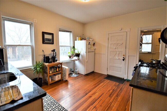 67 Washburn Ave in Cambridge, MA - Building Photo - Building Photo