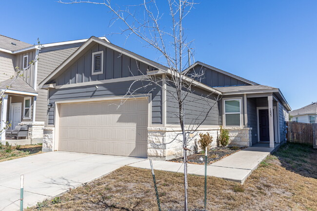 5823 Hematite Rim in San Antonio, TX - Building Photo - Building Photo