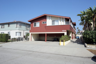 1124 S Sherbourne Dr in Los Angeles, CA - Building Photo - Primary Photo