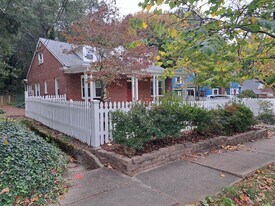 832 Lockland Ave in Winston-Salem, NC - Building Photo