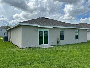 12341 Amber Waves Rd in Lehigh Acres, FL - Building Photo - Building Photo