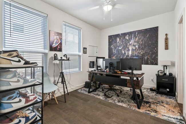 property at 2210 Lou Ellen Ln