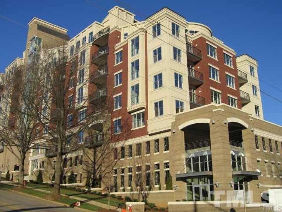 618 N Boylan Ave, Unit 630 in Raleigh, NC - Foto de edificio