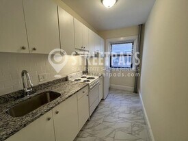 1315 Commonwealth Ave in Boston, MA - Building Photo