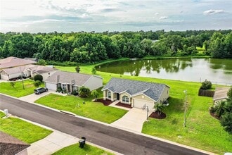 2745 Stonewood Dr in Lakeland, FL - Building Photo - Building Photo