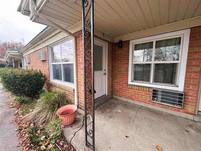 property at 116 N Tremont St