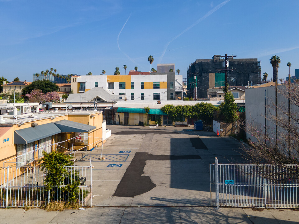 990 Mariposa in Los Angeles, CA - Foto de edificio