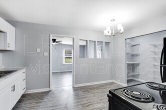 4508 E Indian Trail in Louisville, KY - Building Photo - Building Photo