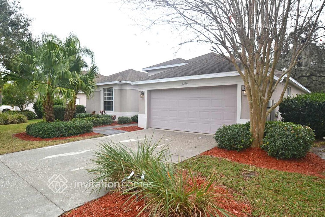 3210 42nd Ave E in Bradenton, FL - Building Photo