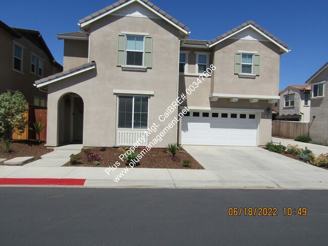 1955 Blue Sage Ln in Santa Maria, CA - Foto de edificio - Building Photo