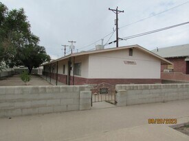 114 S Iron St in Deming, NM - Building Photo