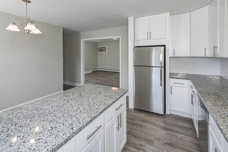 Troy Hills Village in Parsippany, NJ - Foto de edificio - Building Photo
