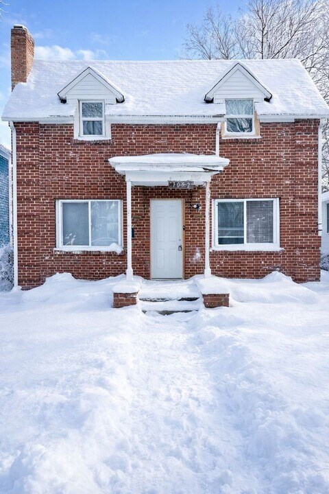 1052 O Brien St in South Bend, IN - Building Photo