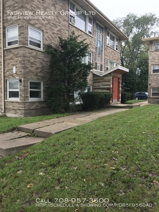 13940 S Edbrooke Ave-Unit -3E in Riverdale, IL - Building Photo