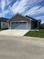123 9th Ave in Moses Lake, WA - Building Photo