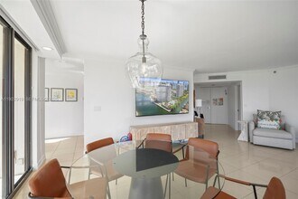 1000 W Island Blvd in Aventura, FL - Building Photo - Building Photo