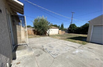 8111 Artesia Blvd in Buena Park, CA - Building Photo - Building Photo