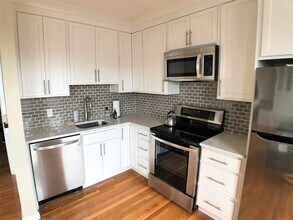 57 W Cedar St in Boston, MA - Building Photo - Building Photo