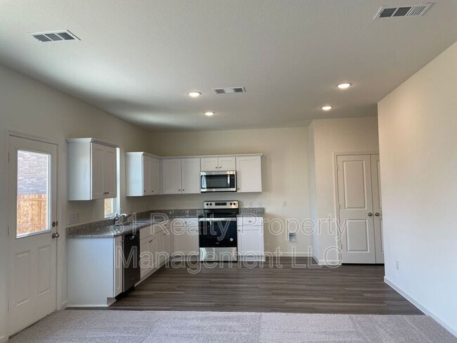 1911 Chapel Hl Rd in Princeton, TX - Building Photo - Building Photo