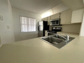 2390 Coral Springs Dr in Coral Springs, FL - Building Photo - Building Photo