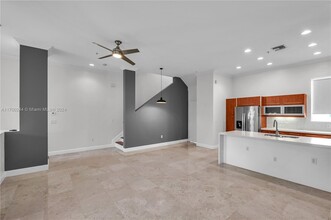 791 NE 4th Ave in Fort Lauderdale, FL - Building Photo - Building Photo