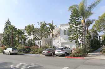 1102 Euclid St in Santa Monica, CA - Building Photo - Primary Photo