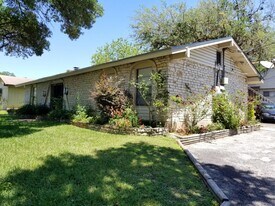 9510 Powhatan Dr in San Antonio, TX - Building Photo