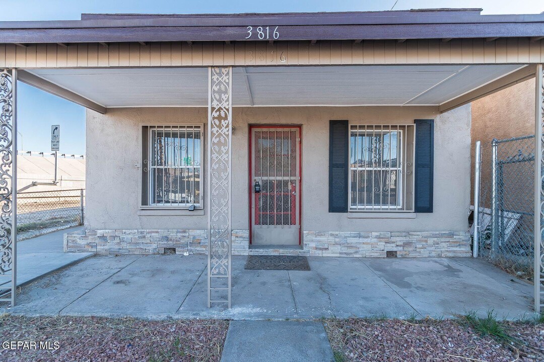 3816 Findley Ave in El Paso, TX - Foto de edificio