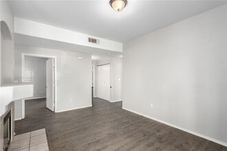 9050 W Warm Springs Rd in Las Vegas, NV - Building Photo - Building Photo