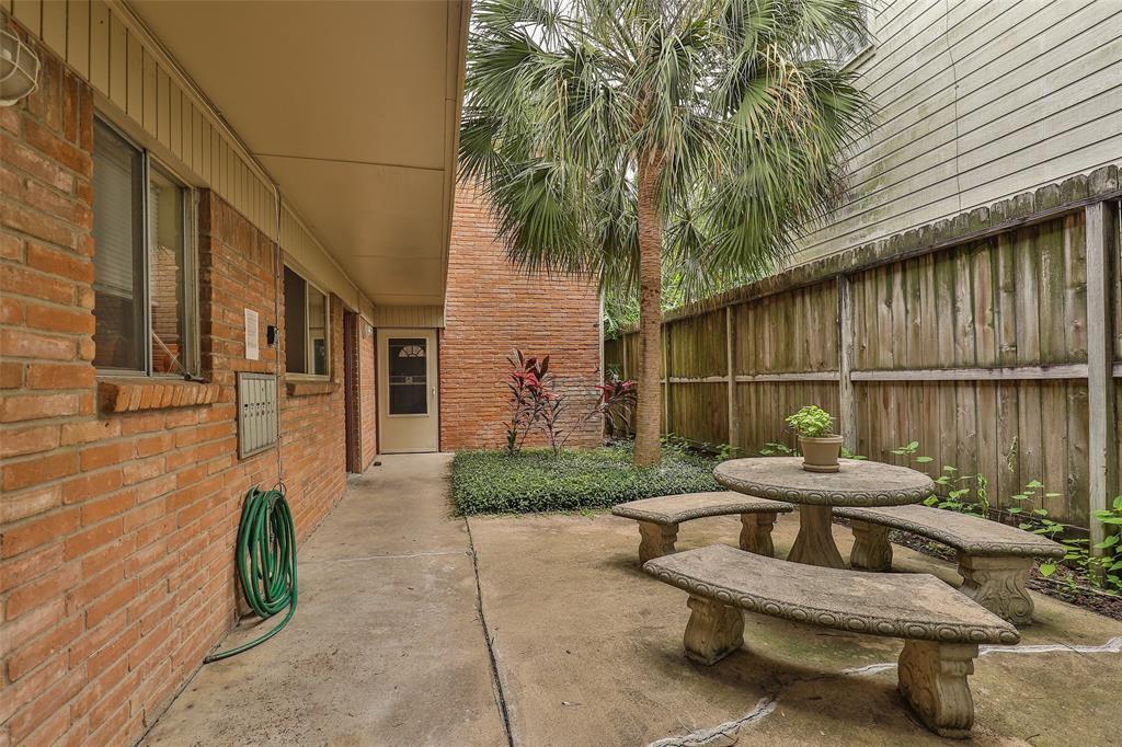 2201 Driscoll St in Houston, TX - Foto de edificio
