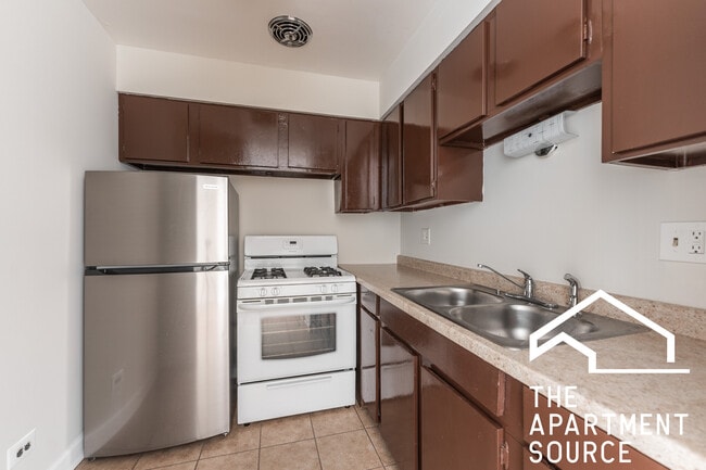 property at 5917 N Kenmore Ave