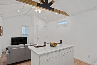 720 Pritchett Ln in Seven Points, TX - Building Photo - Building Photo