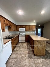 622 Willow Ln in Peculiar, MO - Building Photo - Building Photo
