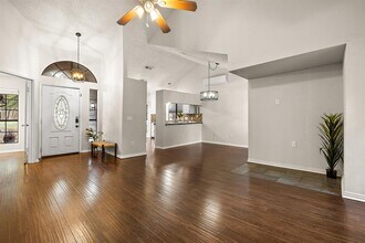 2013 Cervin Blvd in Austin, TX - Building Photo - Building Photo