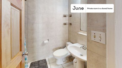 Room in Shared 4 bed/2 bath home, Unit D in Boston, MA - Building Photo - Building Photo