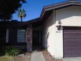 8604 Hassam Dr in Bakersfield, CA - Building Photo