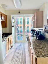 345 N La Salle Dr, Unit 1001 in Chicago, IL - Building Photo - Building Photo