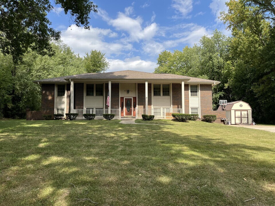 41 NE 360th Rd in Warrensburg, MO - Building Photo