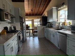 1029 Vista Grande in Millbrae, CA - Building Photo - Building Photo